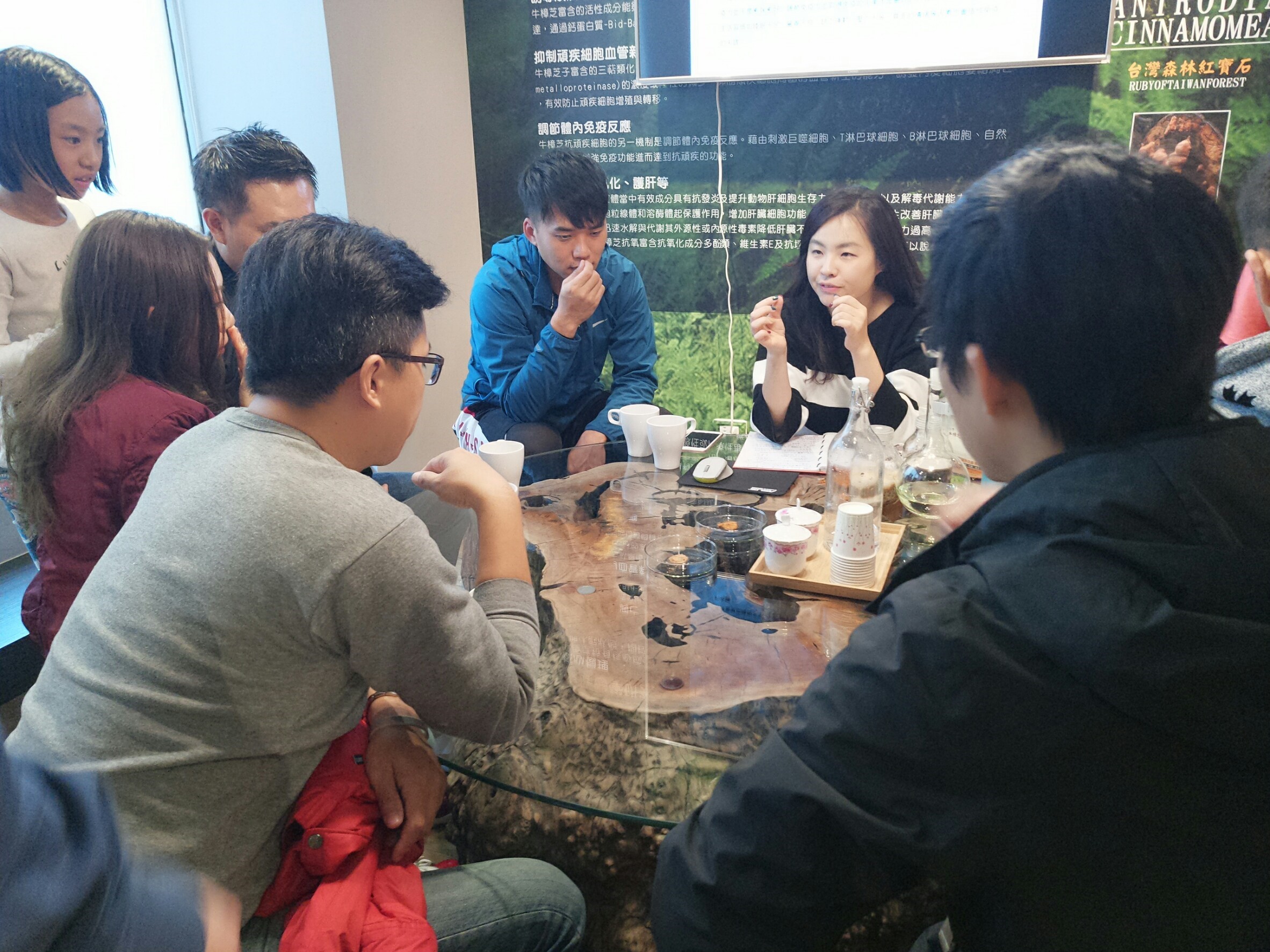 106年12月23日 台芝生技台中旗艦店舉辦「台芝會員回娘家＆牛樟芝沙拉下午參會」